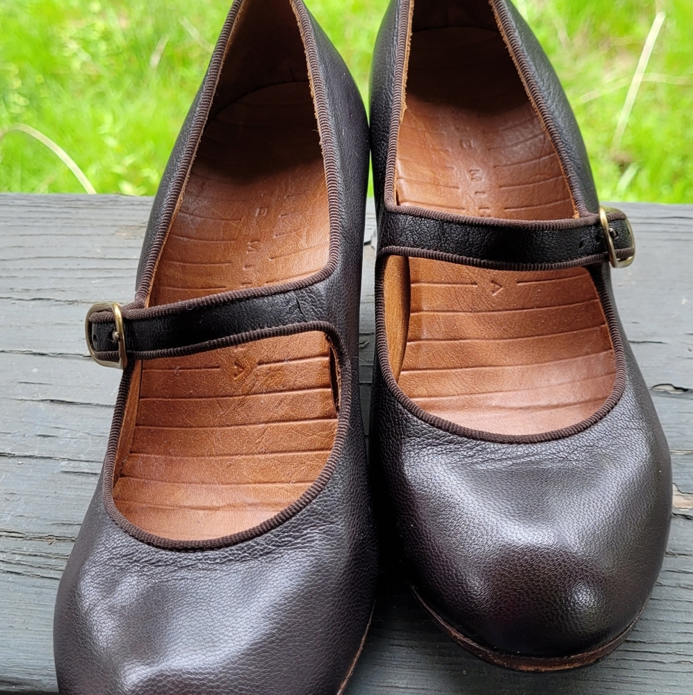 Chie Mihara leather shoes 38.5  8.5